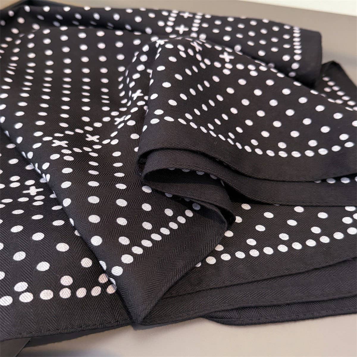 Minimalist Polka Herringbone Linen Feel Scarf_Cwasc03306