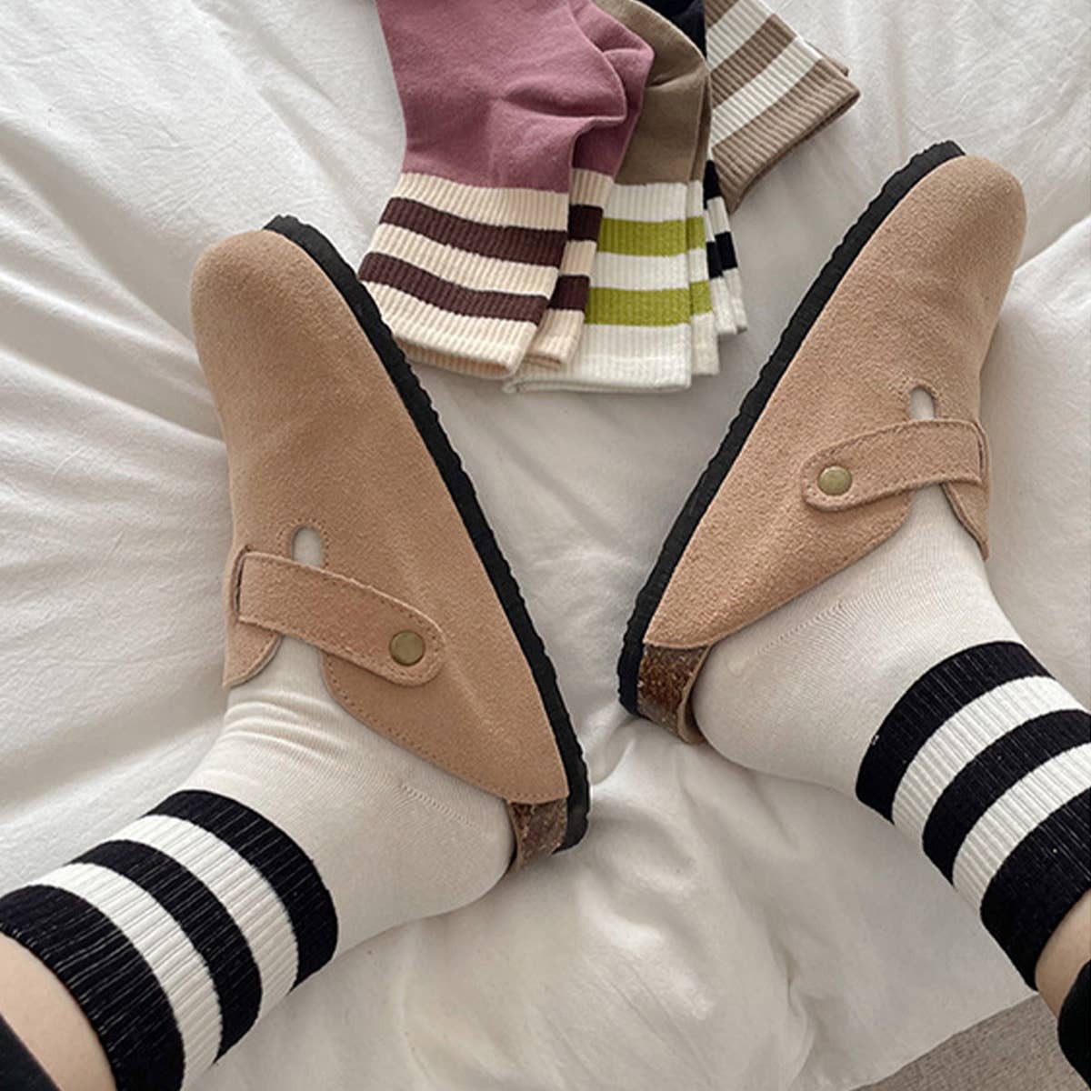 AUTUMN AND WINTER CONTRAST COLOR DOUBLE BAR SOCKS_CWMS0908