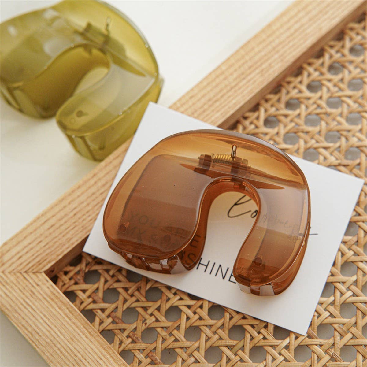 HAIR CLAW CLIP ELEGANT MINIMALIST DESIGN_CWAHA1960