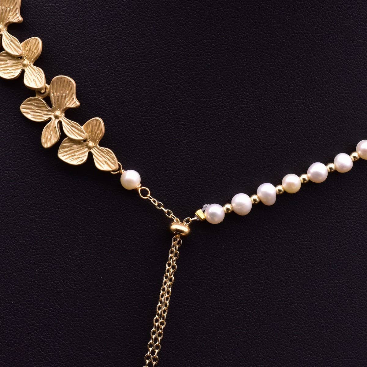 Womens Natural Freshwater Pearl Necklace