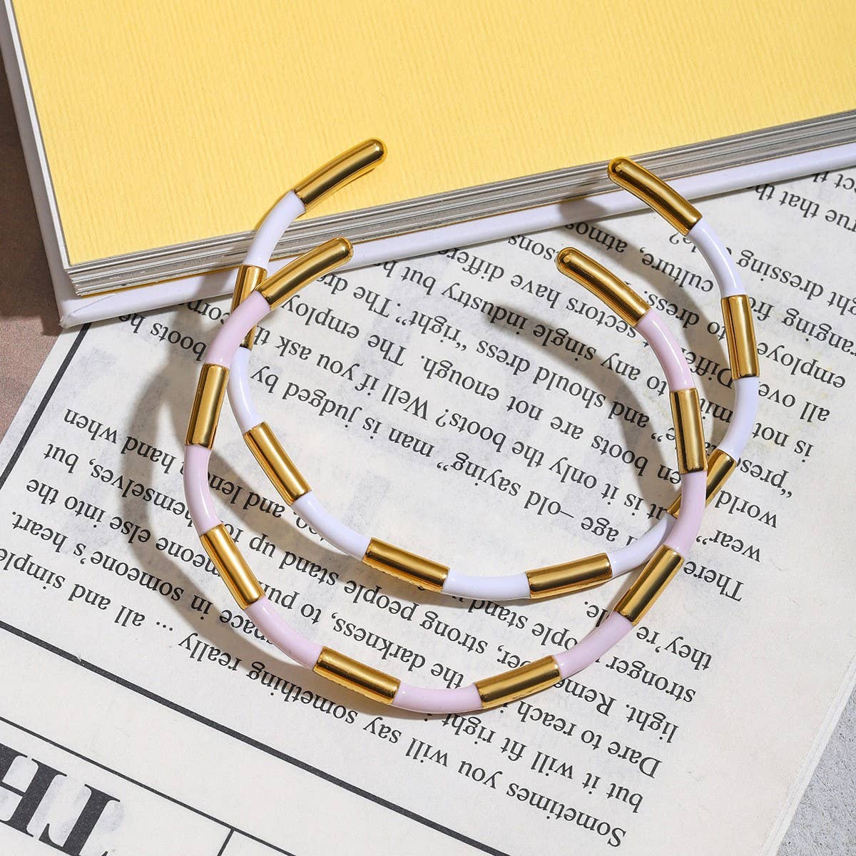 CLASSIC 18K GOLD BAMBOO PINK ENAMEL OPEN BANGLE_CWAJE4742