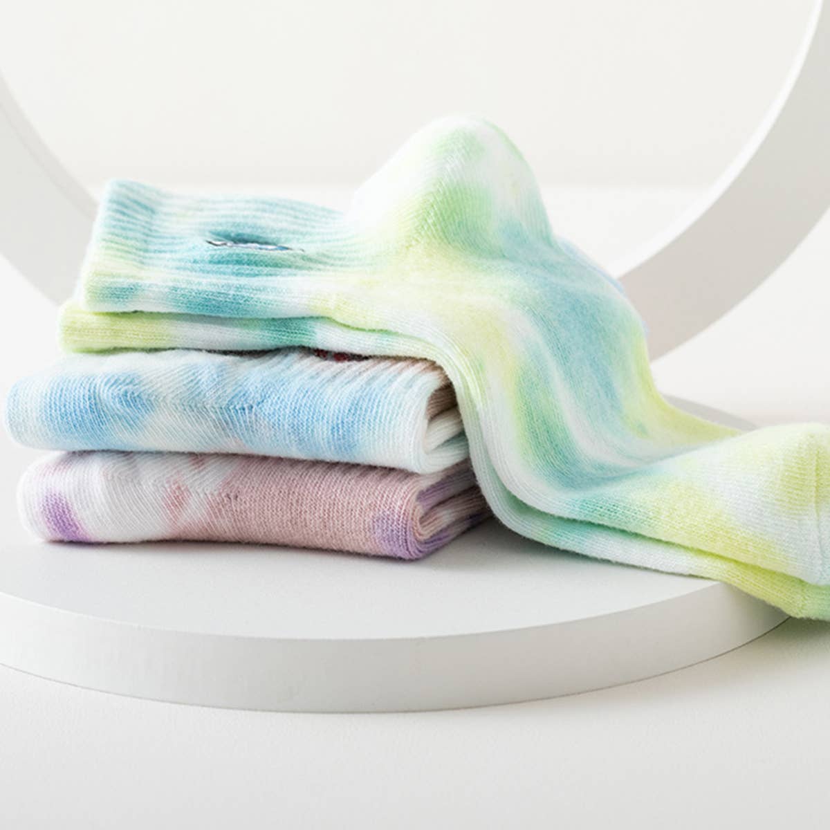 Tie-Dyed Love Embroidery Sports Socks_Cwms0247