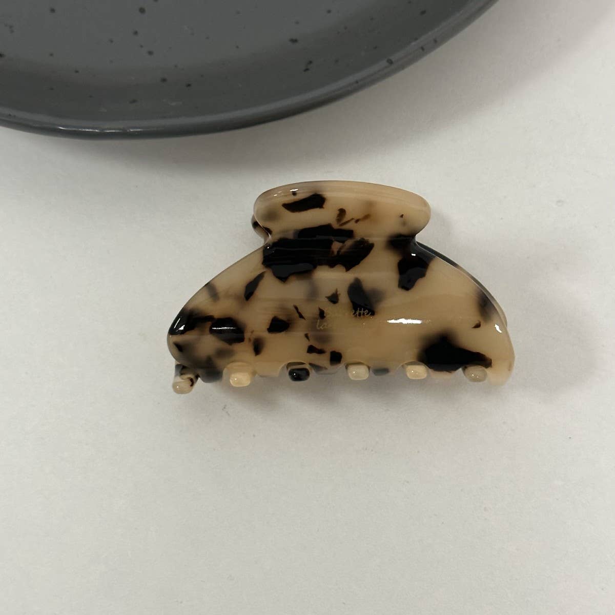 Versatile Candy-Colored Half-Tied Shark Hair Clip_Cwaha1285