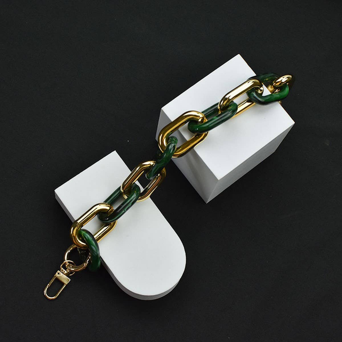 11 81ACRYLIC CHAIN HANDLE MULTI COLOR BAG STRAP_CWMM5090