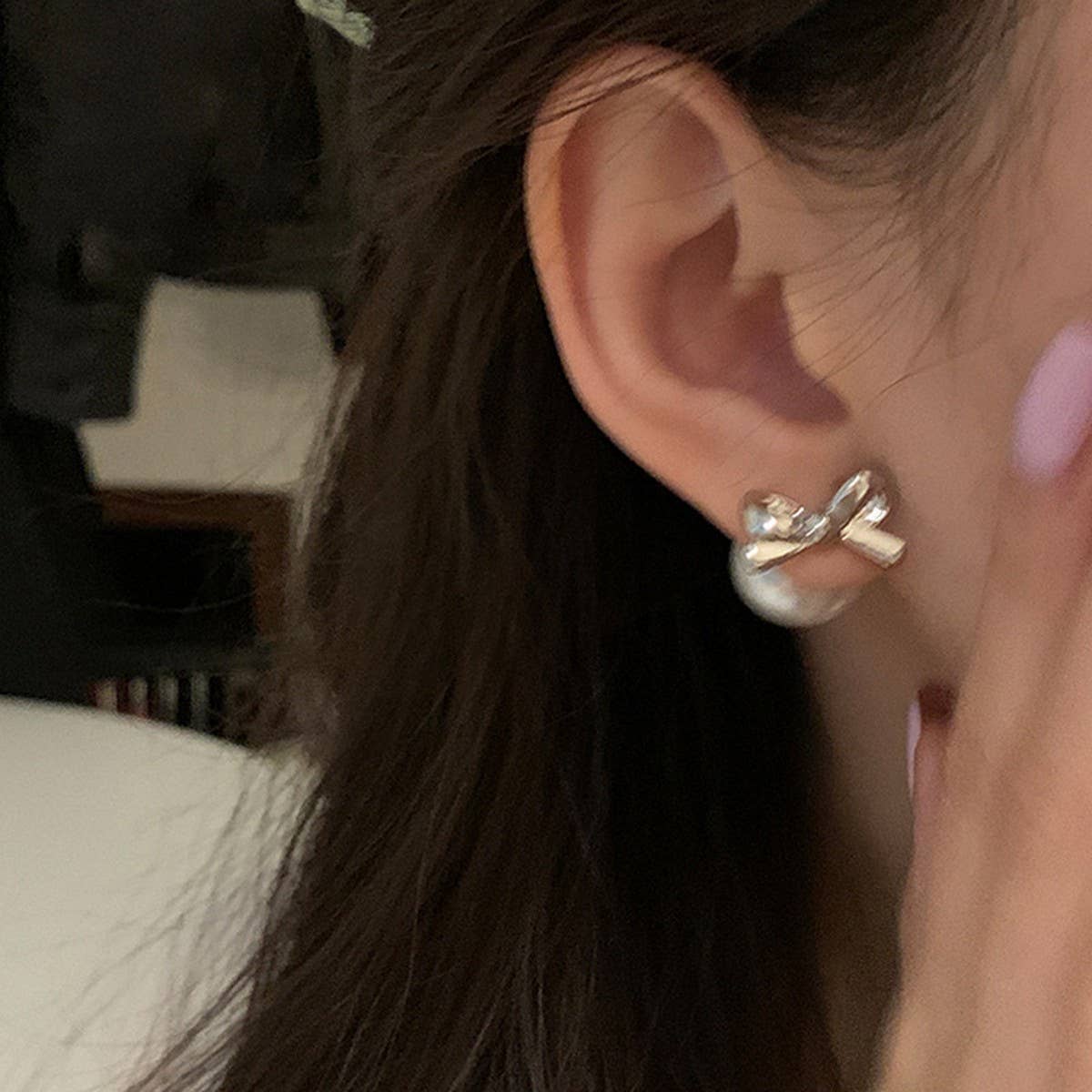 TEMPERAMENTAL AND HIGH END BOW PEARL EARRINGS_CWAJE2971