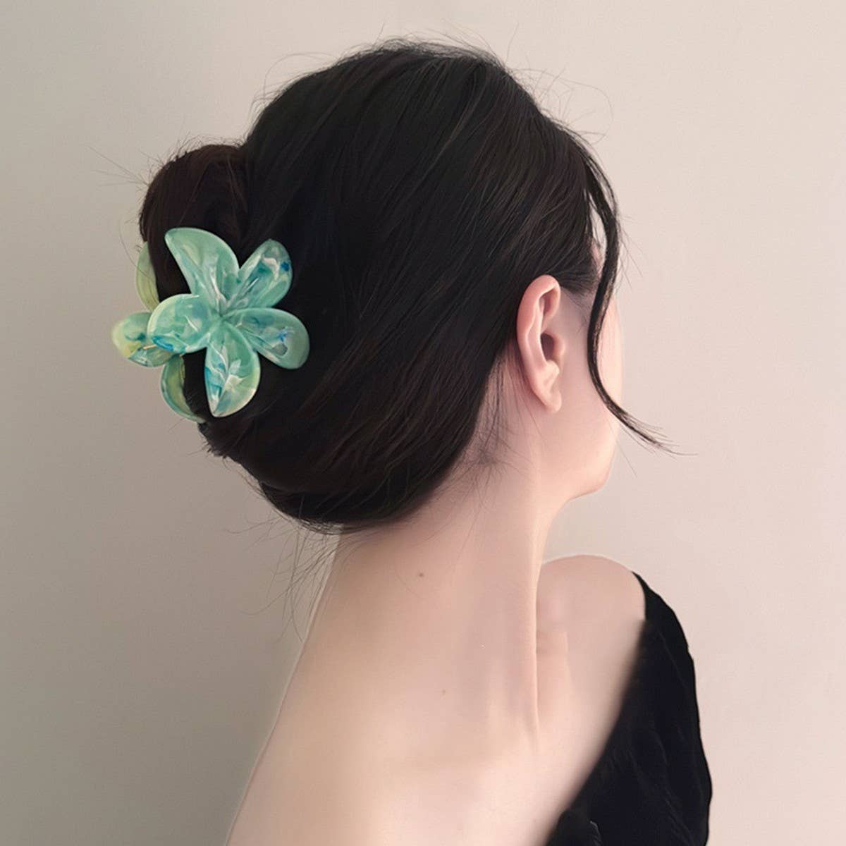 MINT PLUMERIA ACRYLIC HAIR CLAW TIE DYE CLIP_CWAHA2638
