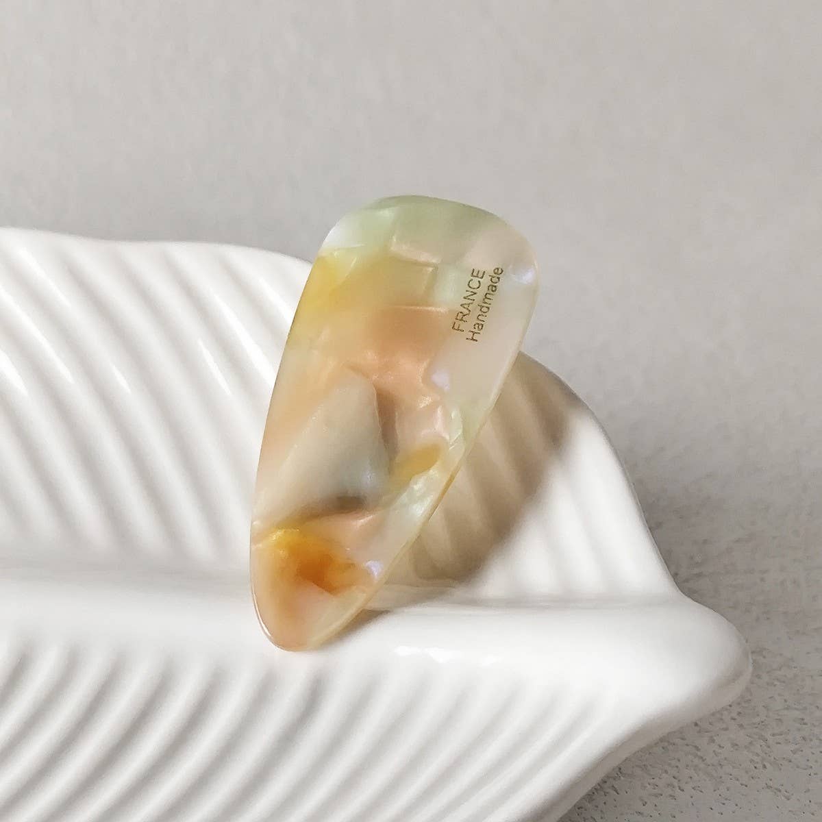 Dopamine Color Acetate Side Bang Hair Clip_Cwaha07270