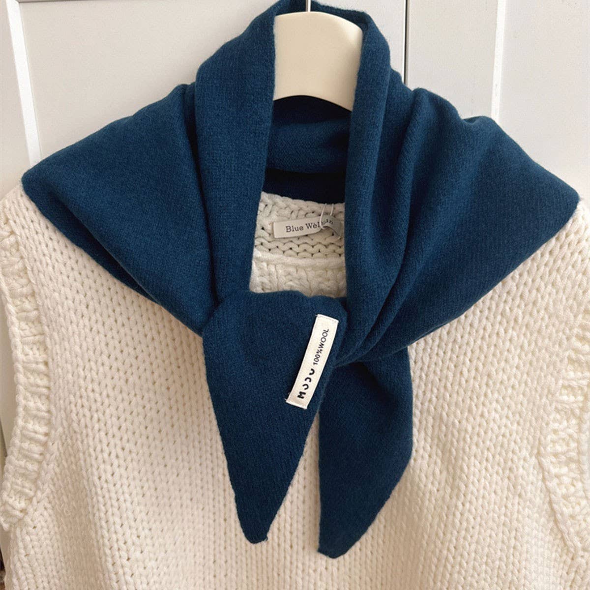 100% Wool Knit Triangle Scarf Multi-Use_Cwov00277