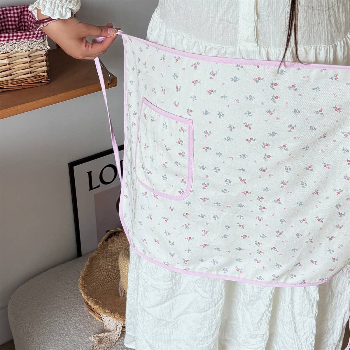 SMALL FRESH HALF LENGTH CANVAS FLORAL APRON_CWMM5843