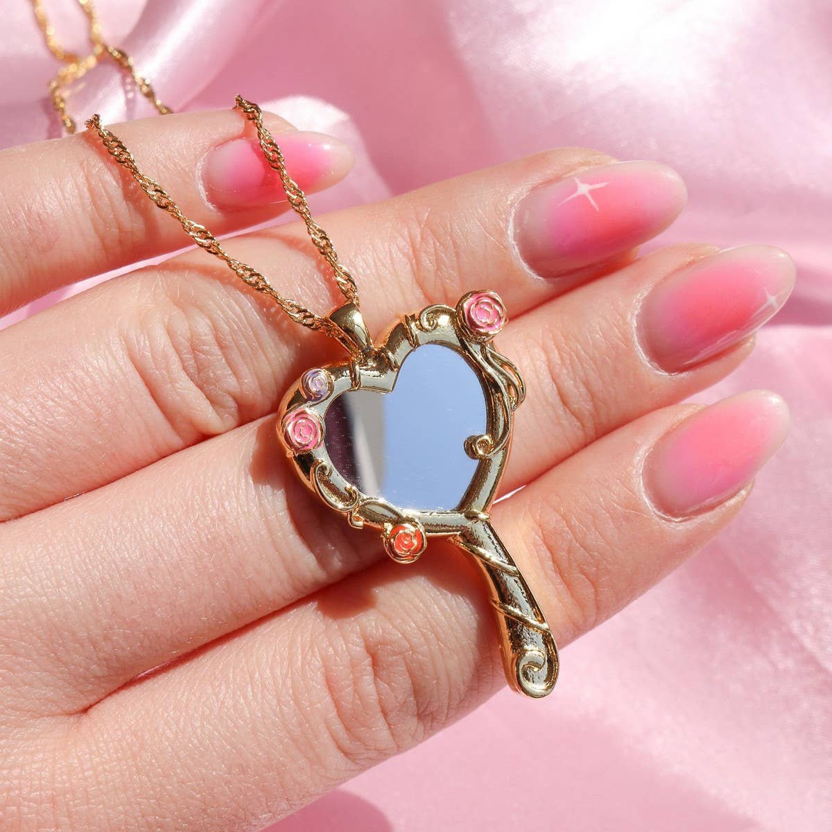 BARBIE DOPAMINE MIRROR NECKLACE_CWAJE05575