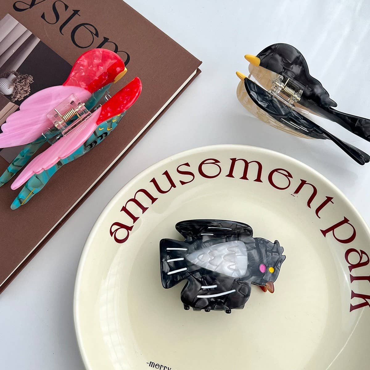 PARROT COLORBLOCK ACETATE HAIR CLAW CUTE CLIP_CWAHA6022