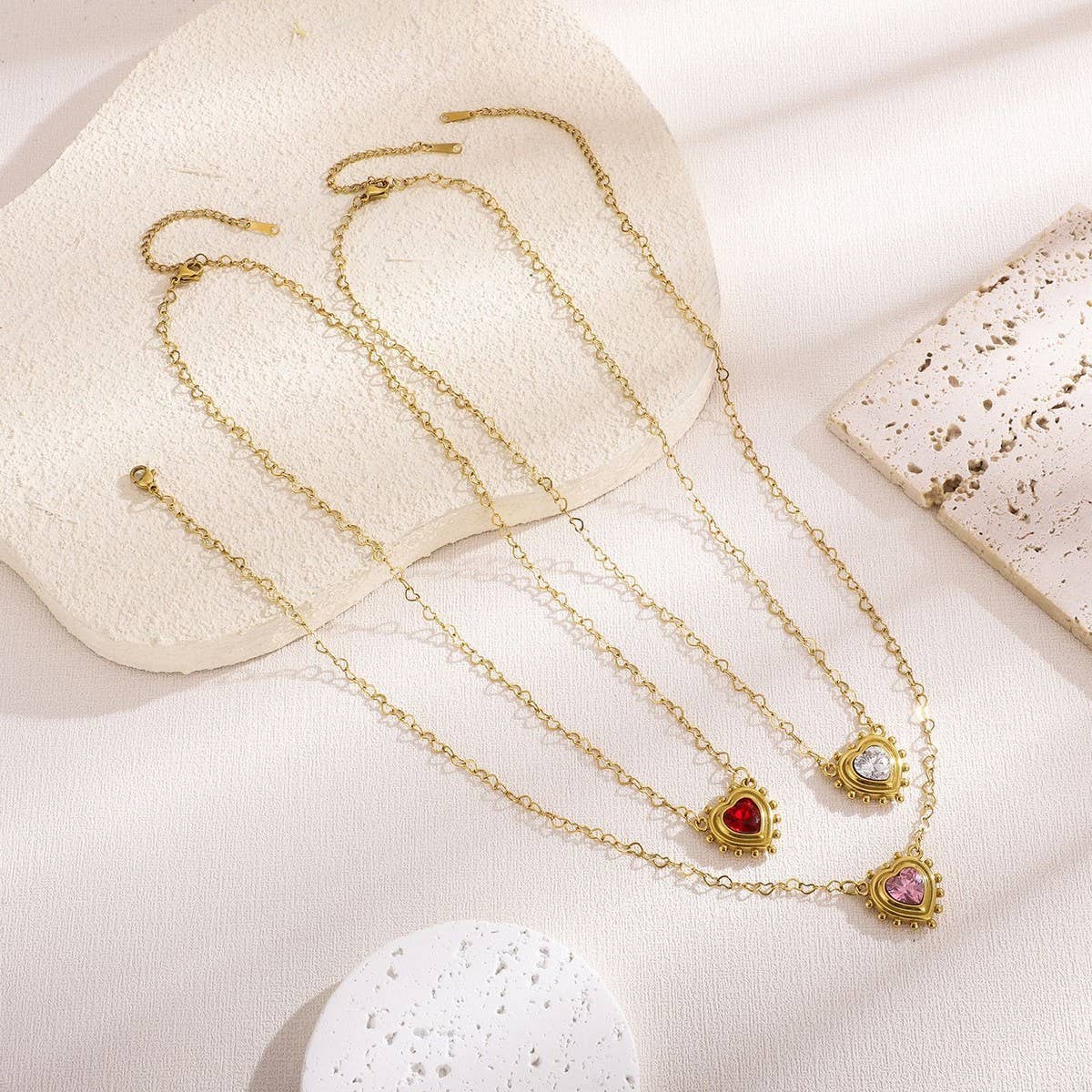 MINIMALIST STAINLESS STEEL HEART ZIRCON NECKLACE_CWMM8828