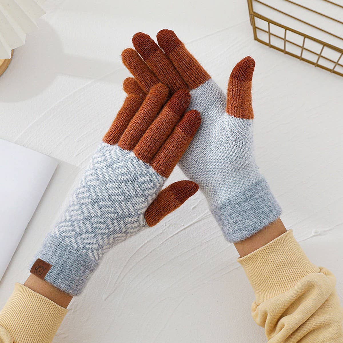 KNITTED FLEECE PLAID TOUCH SCREEN WARM GLOVES_CWAG0371