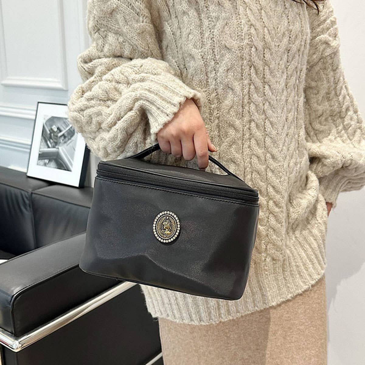 NEW HIGH END BLACK SOLID COLOR COSMETIC BAG_CWAB4498