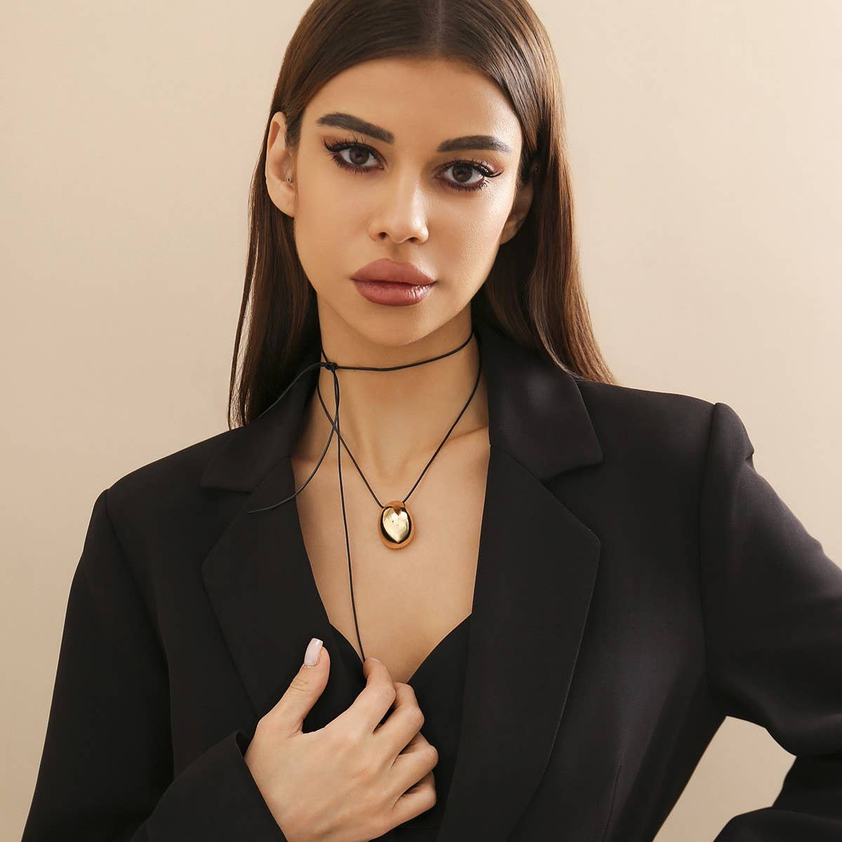 DRAWN WAX THREAD NECKLACE WITH PENDANT_CWAJE1160