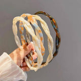 Small Twisted Hairband For Everyday Wear_Cwaha07130