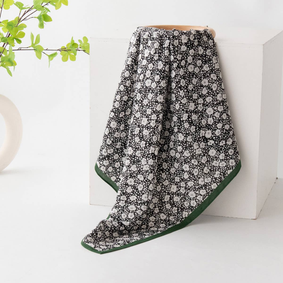 Floral Print Square Scarf_Cwasc03142