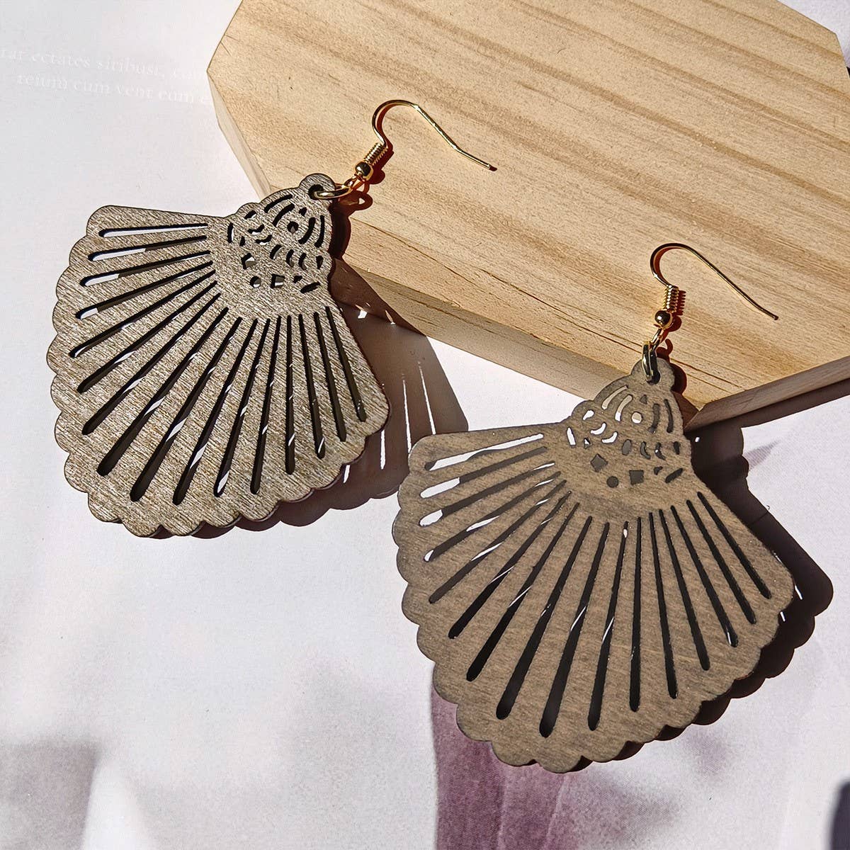 SIMPLE AND FASHIONABLE HOLLOW WATER DROP EARRINGS_CWAJE1572