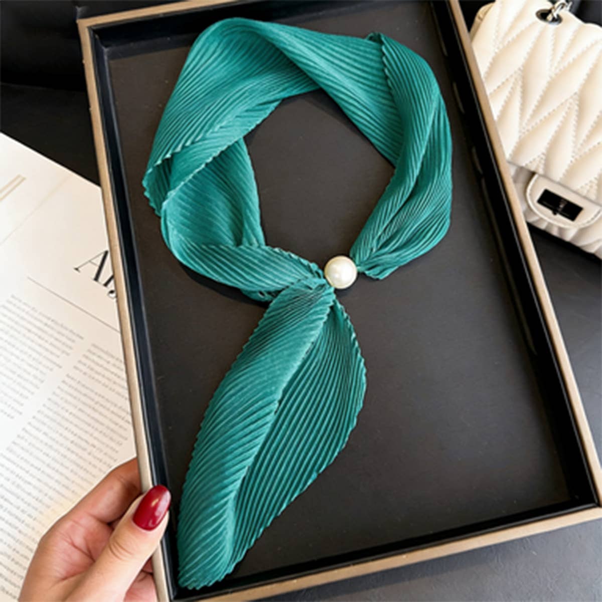 Ivory Crinkle Pearl Magnetic Silk Scarf_Cwasc03937