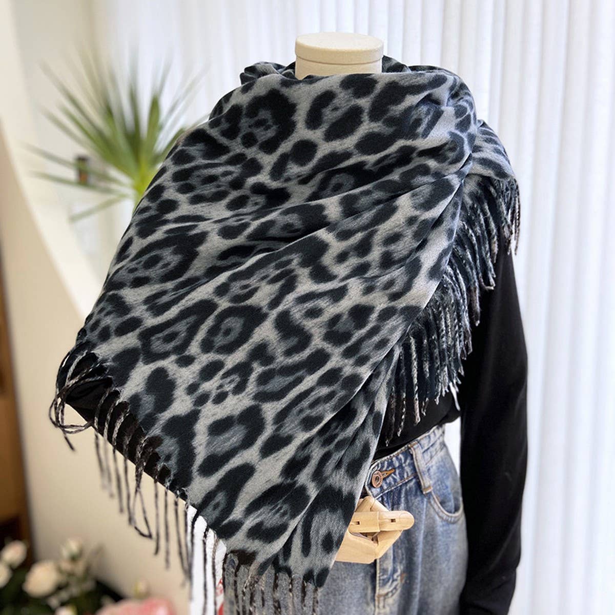 LEOPARD PRINT SCARF THICK TASSEL WINTER WRAP_CWASC1452