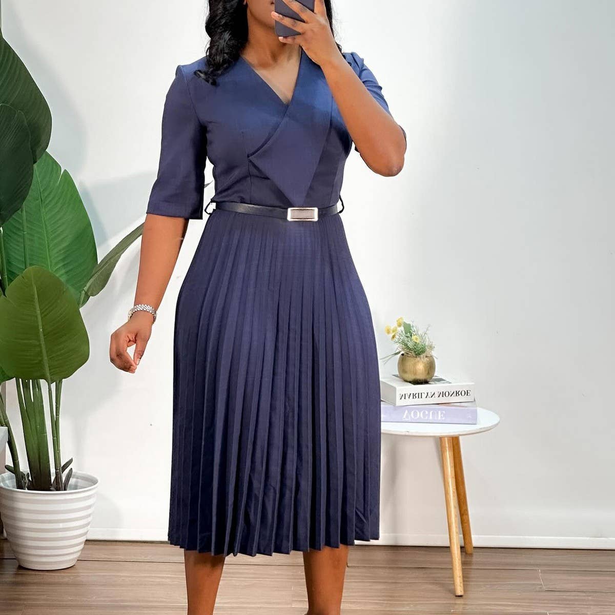 SOLID COLOR V NECK FASHIONABLE PLEATED DRESS_CWDMD3717