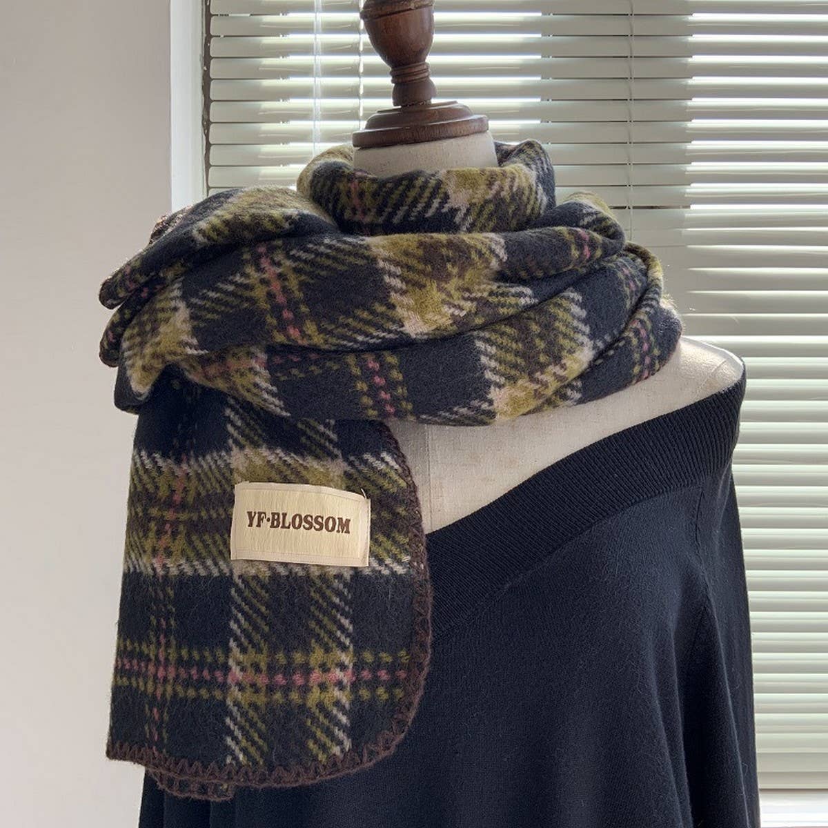 PLAID SCARF FOR WOMEN VERSATILE WINTER SHAWL_CWASC1502