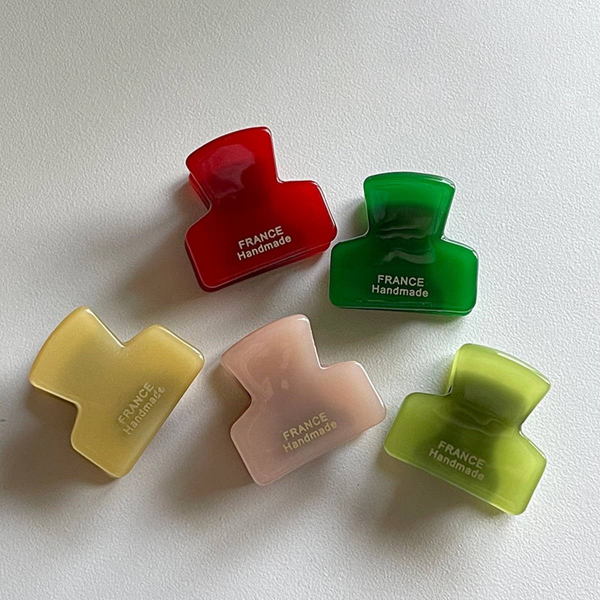 MINIMALIST GOLD TONE MINI TORTOISE HAIR CLAW_CWAHA4016