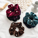PEARL FUZZY HAIR SCRUNCHIES_CWAHA0382