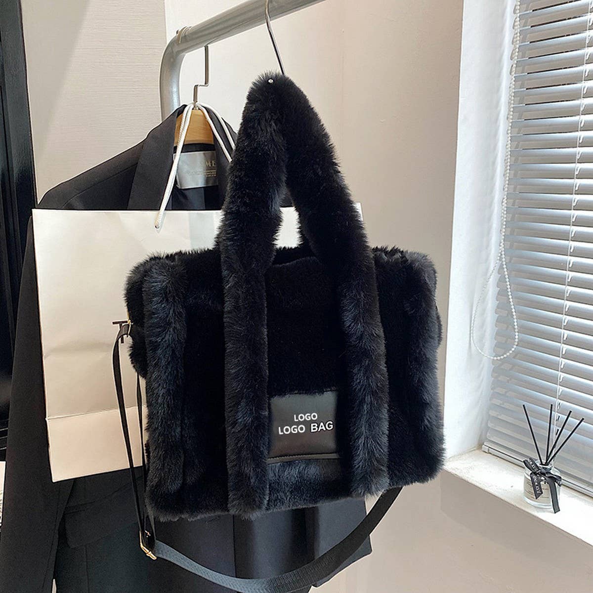 FAUX RABBIT FUR TOTE BAG WOMEN LARGE HANDBAG_CUAB00552