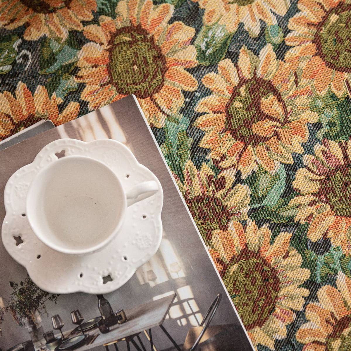ROUND JACQUARD SUNFLOWER TABLECLOTH_CWMM0950