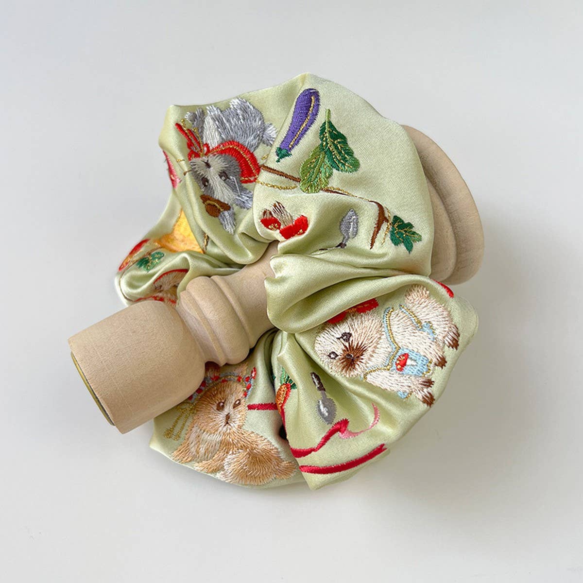 DESIGN SATIN CUTE EMBROIDERED BUNNY HAIRBAND_CWAHA3676