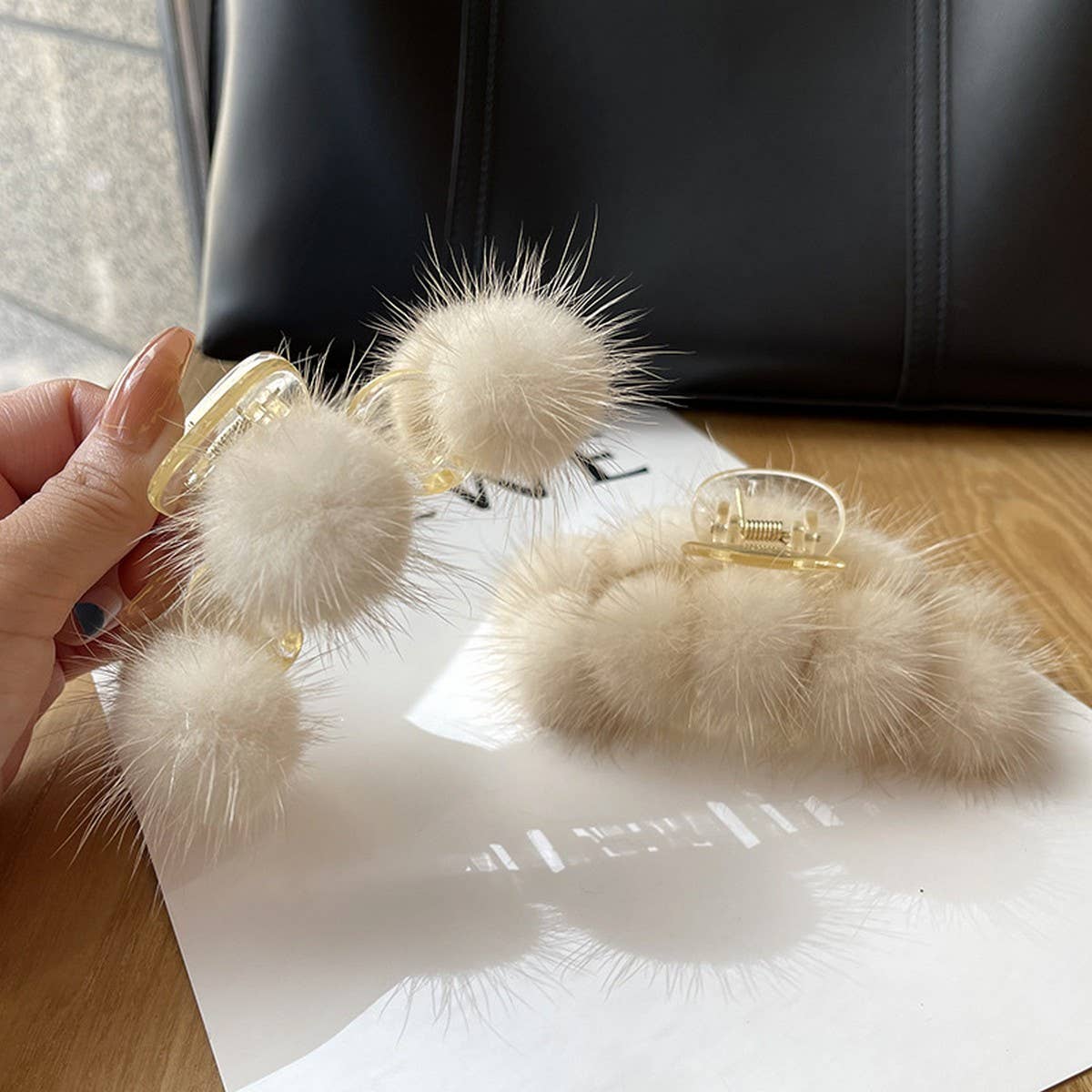 TEMPERAMENT REAL MINK FUR PLUSH BALL HAIRPIN_CWAHA3324