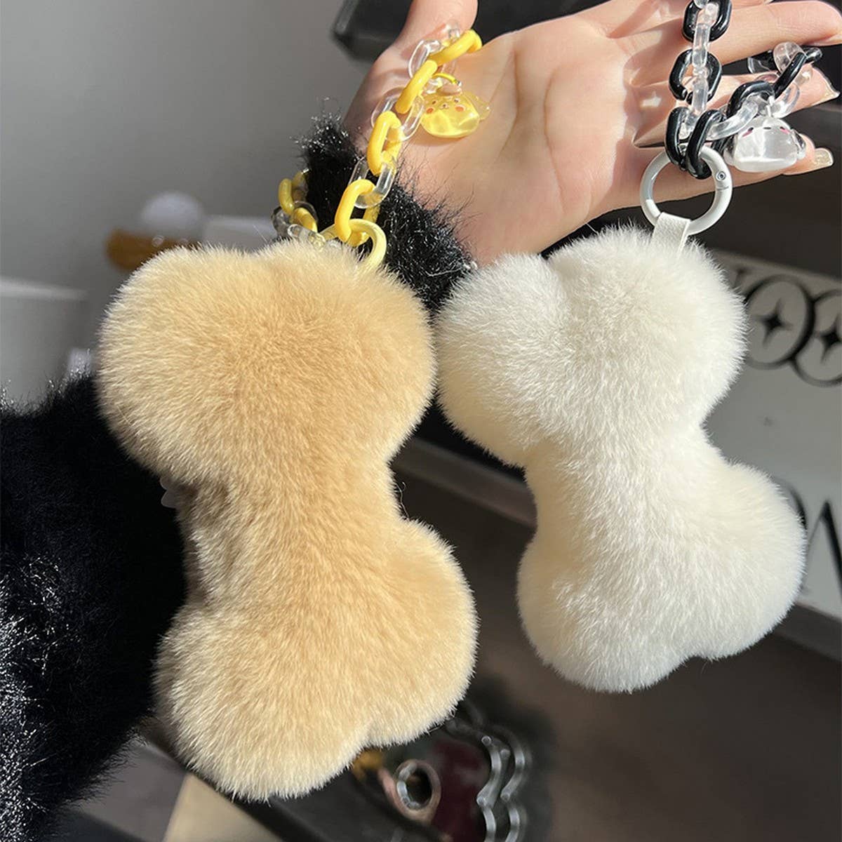 BONE BACKPACK PENDANT PERSONALIZED KEYCHAIN_CWMM2519