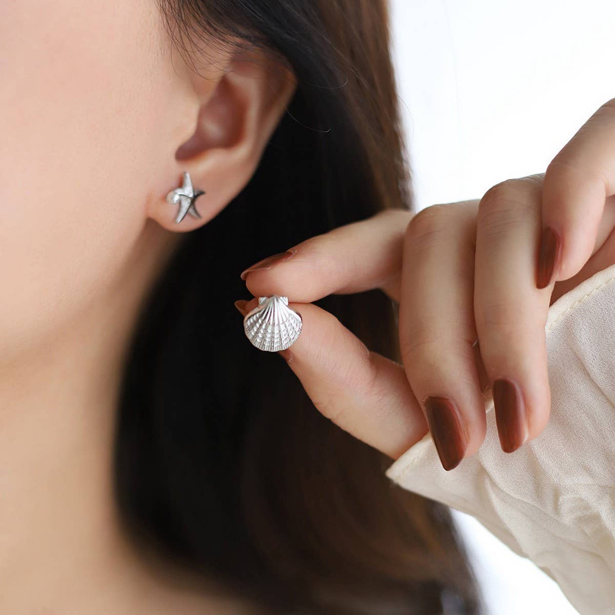 GOLD PLATED OCEAN STAR PEARL ASYMMETRIC EARRINGS_CWAJE5018