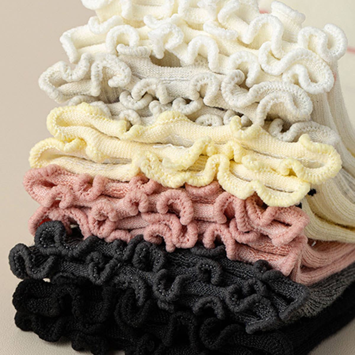 POLKA DOT PATTERN RUFFLE CREW SOCKS FOR WOMENS_CWMS1394