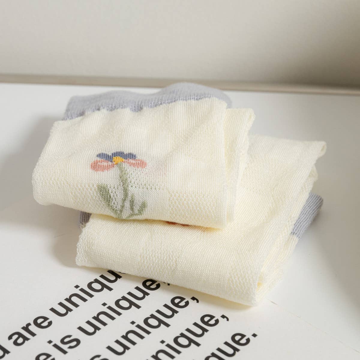 RETRO PLAID FLORAL COTTON SOCKS_CWMS0645