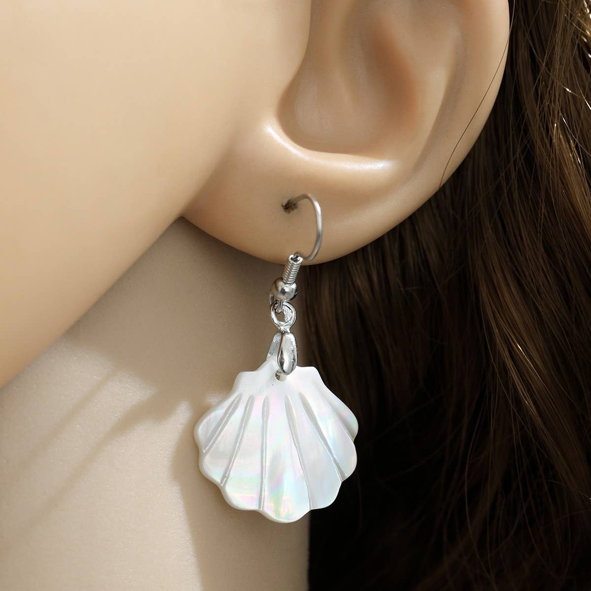 FRESH FAN SHAPED WHITE BUTTERFLY SHELL EARRINGS_CWMM4265