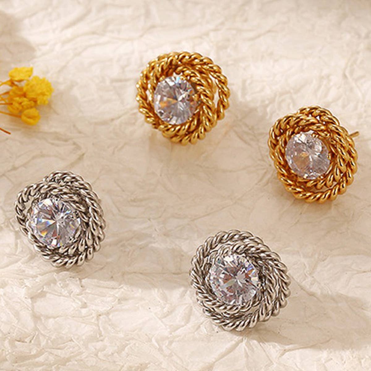 18K GOLD PLATED ROSE STUD EARRINGS_CWAJE0566