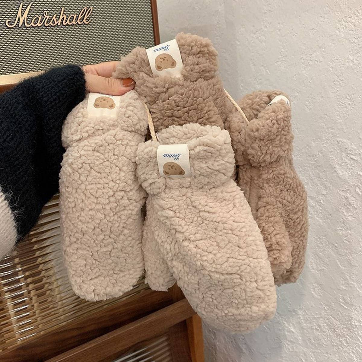 CUTE BEAR FLEECE MITTENS WARM NECK STRAP GLOVES_CWAG0178