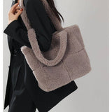Winter Checkered Lamb Wool Shoulder Plush Bag_Cwab3912