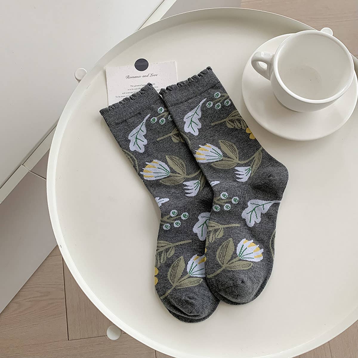 RETRO NICHE DESIGN PRINTED FLOWER SOCKS_CWMS0957