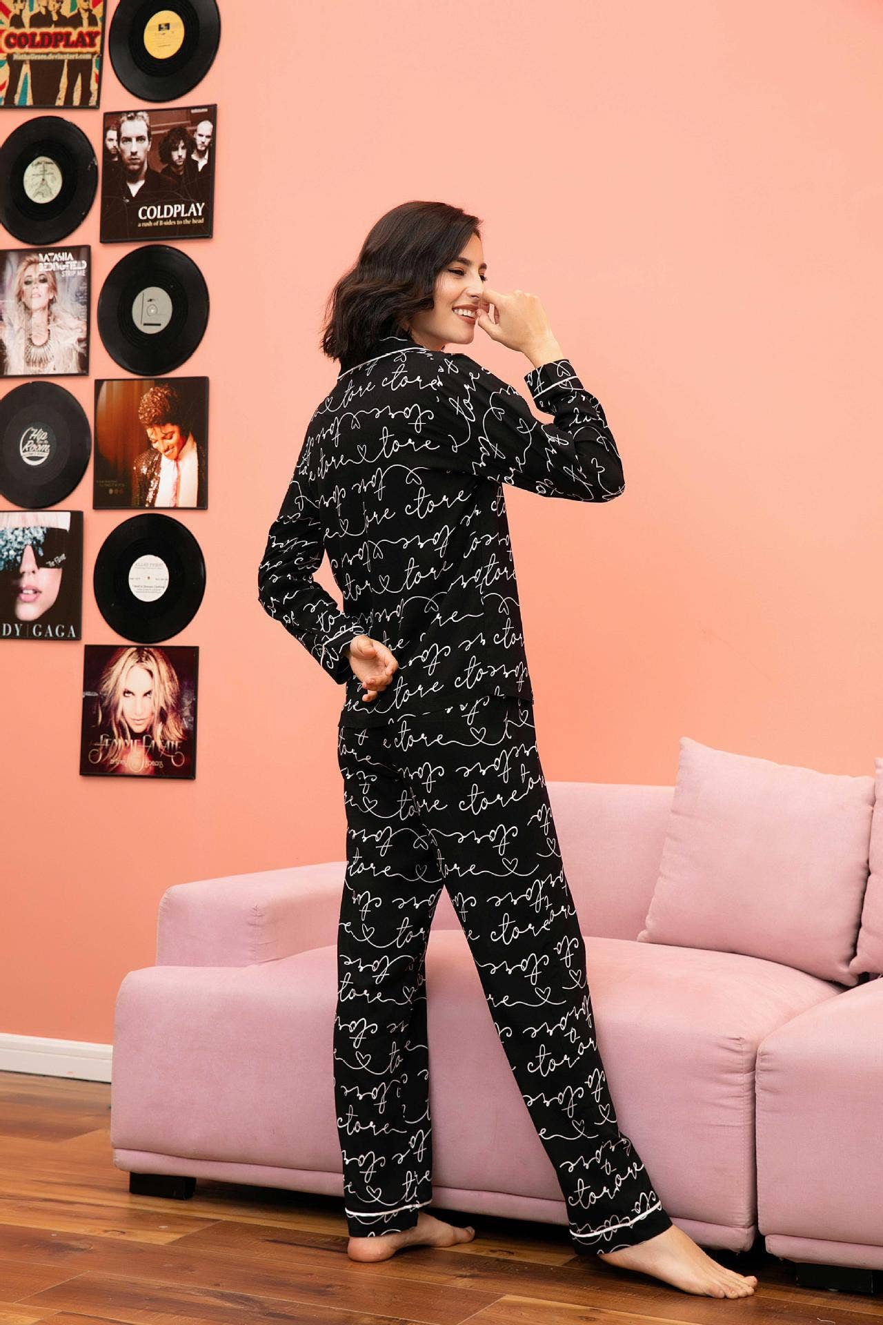 Two-Piece Pajamas With Long Sleeves And Trousers