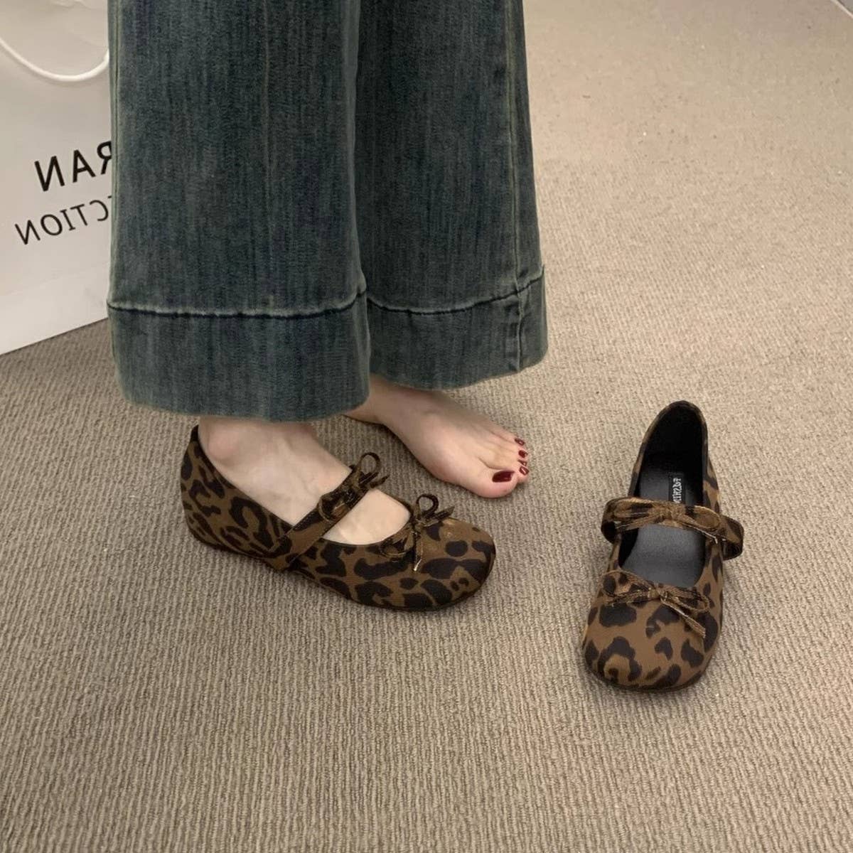 SILVER WEDGE MARY JANE SHOES WITH BOW_CWSHF0093