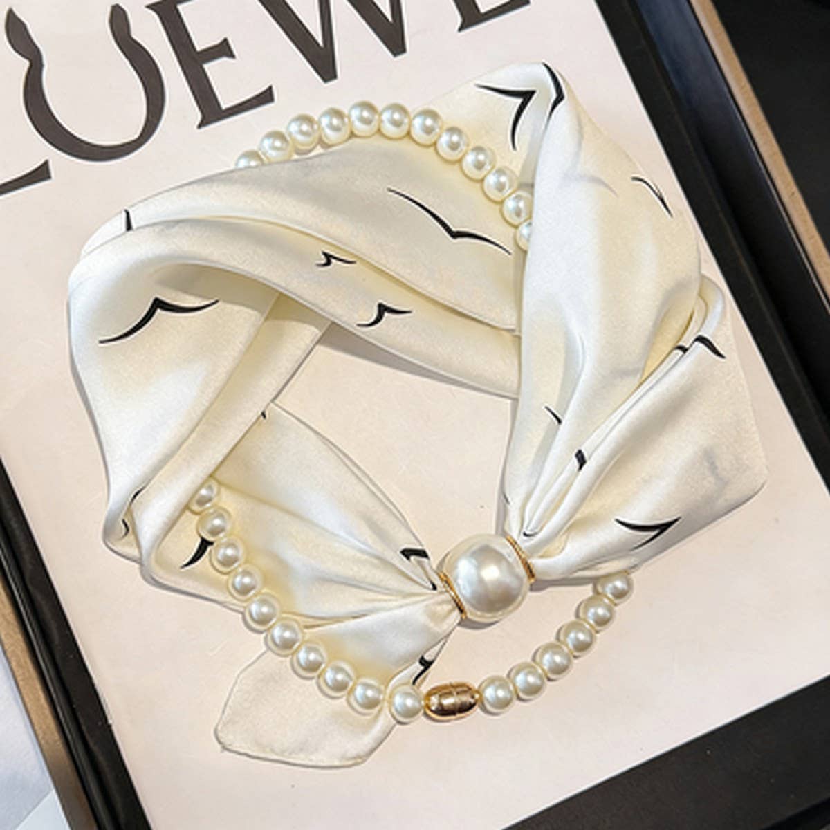 Ivory Pearl Magnetic Skinny Neck Scarf_Cwasc03933