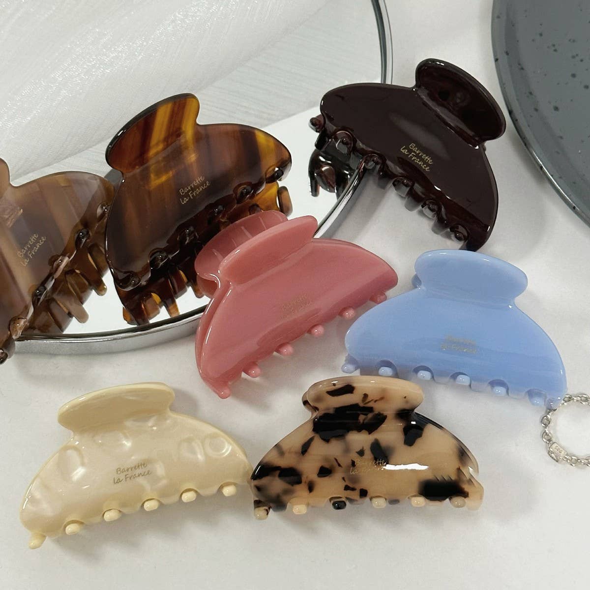 Versatile Candy-Colored Half-Tied Shark Hair Clip_Cwaha1285