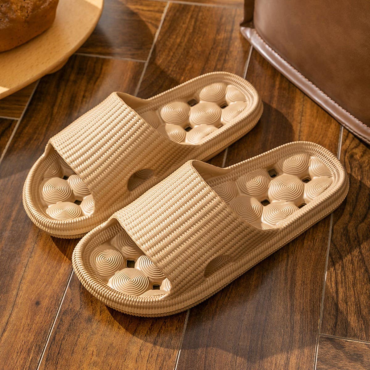 SOFT SOLED ANTI SLIP BATHROOM HOLLOW SLIPPERS_CWSHS0685