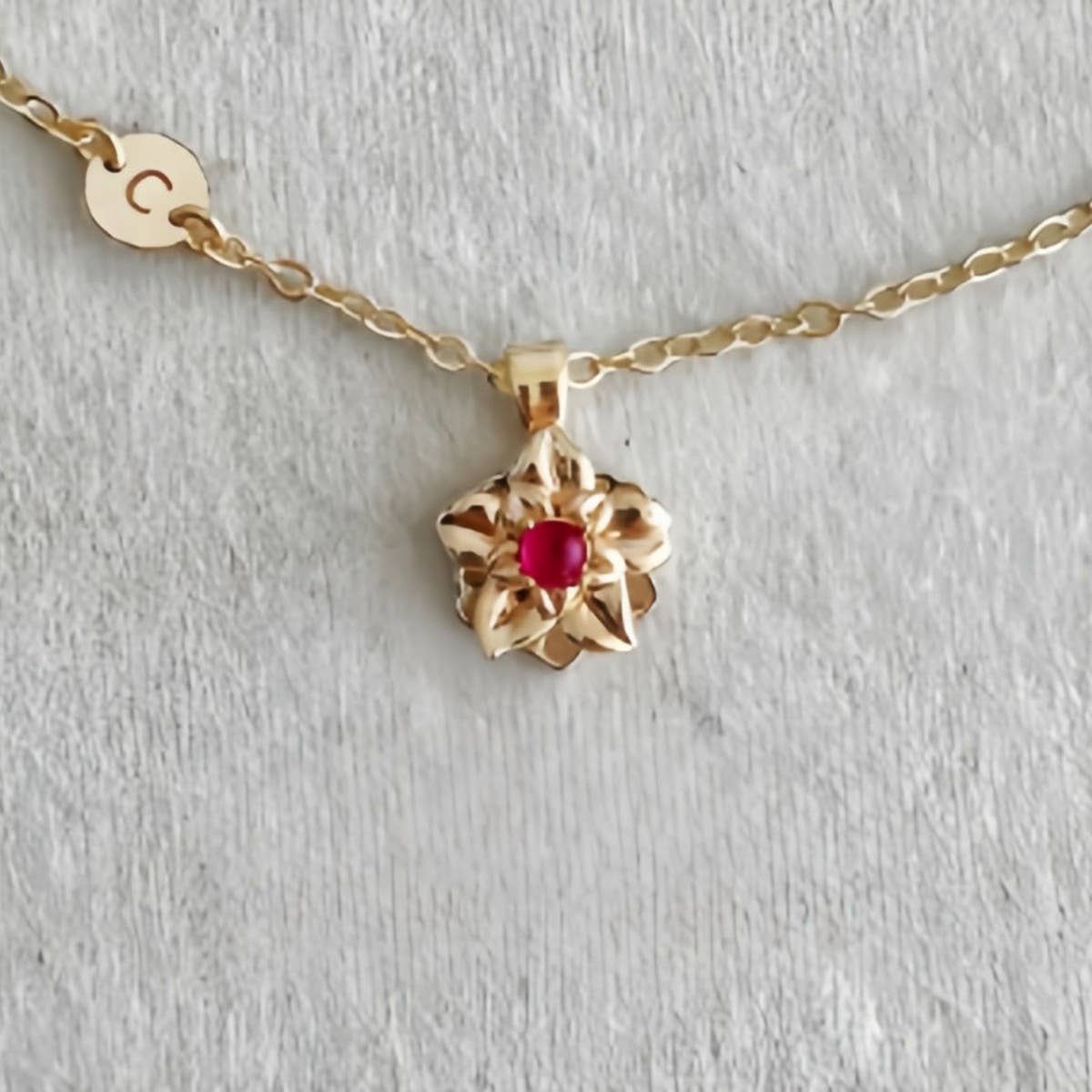 DECEMBER FLOWER ROTATING FLOWER LUCKY NECKLACE_CWMM3886