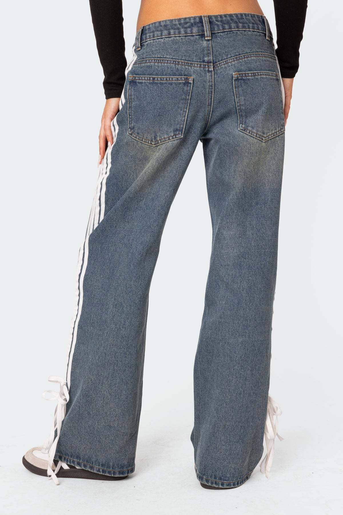 Wide-Leg Straight Leg Jeans With Side Stretch