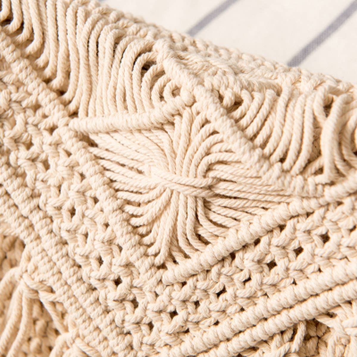 SIMPLE TASSEL CROSSBODY STRAW BAG_CWAB2035