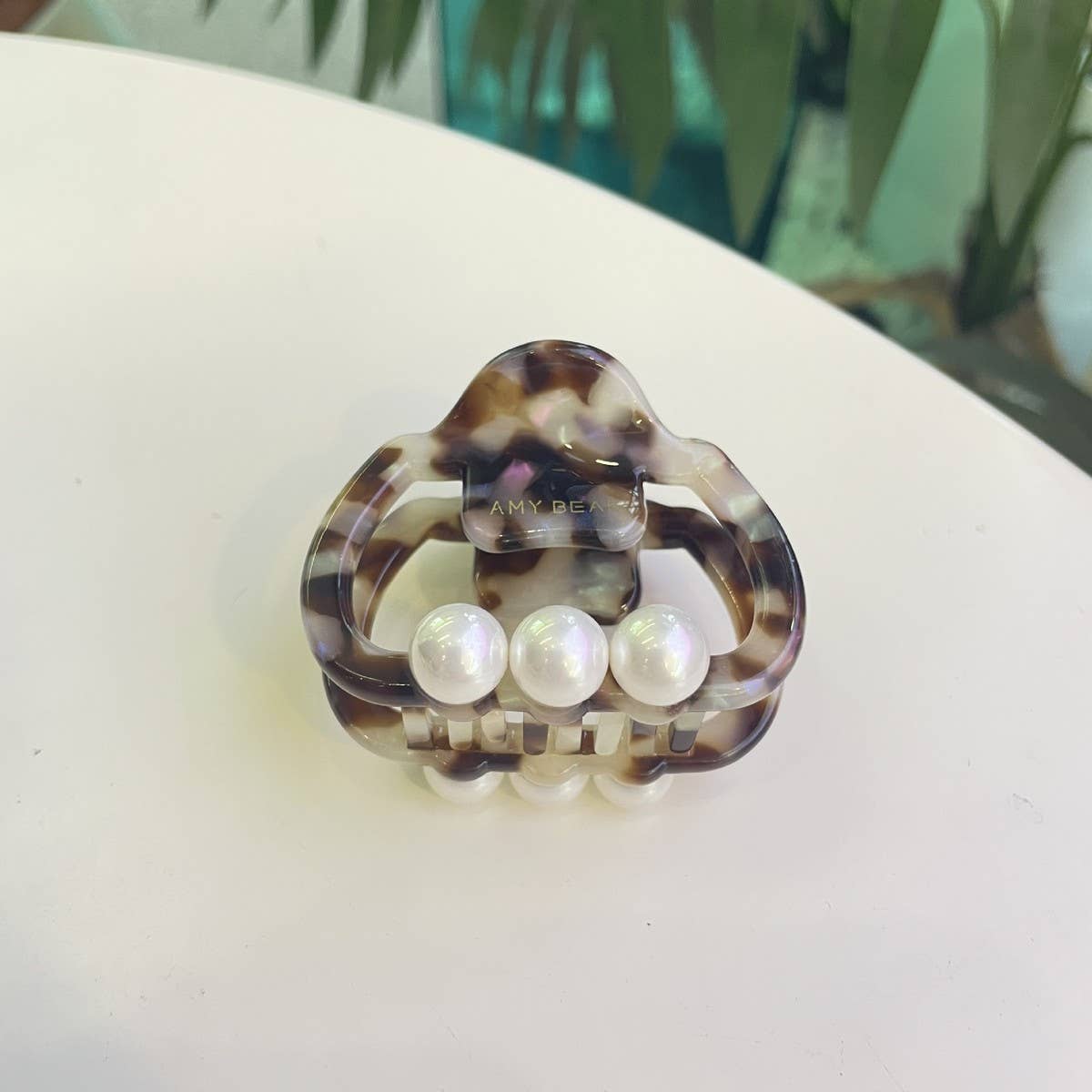 PEARL ACCENT HAIR CLAW THICK SQUARE ELEGANT CLIP_CWASC1600